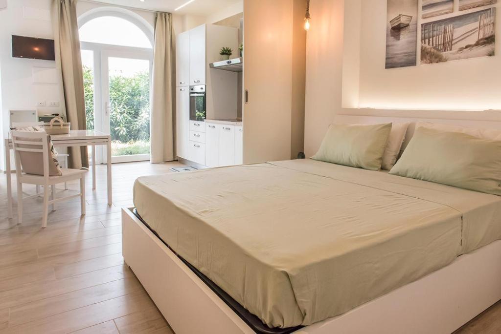 P010 - Porto Recanati, Nuovo Monolocale Fronte Mare Exteriör bild