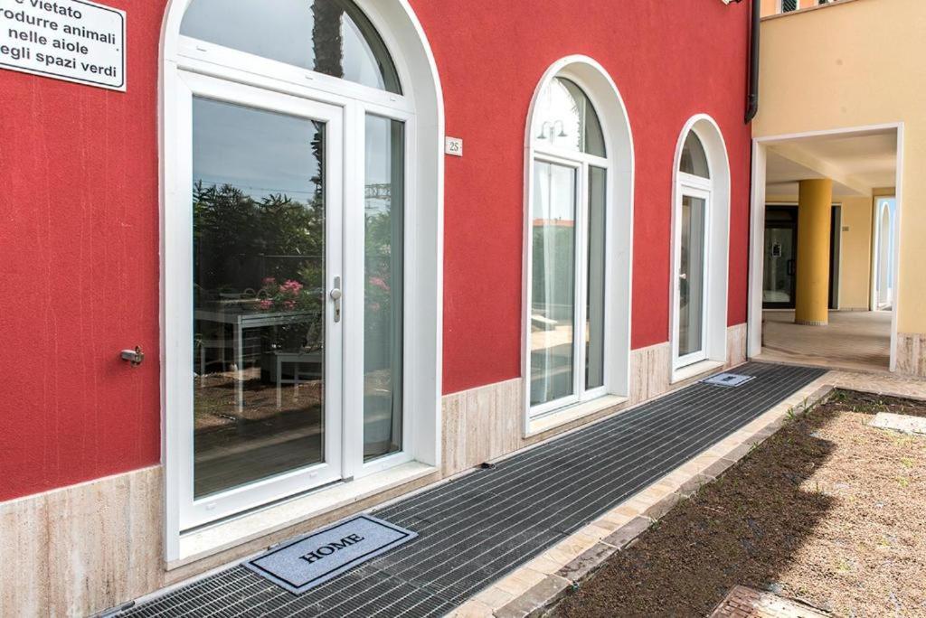 P010 - Porto Recanati, Nuovo Monolocale Fronte Mare Exteriör bild